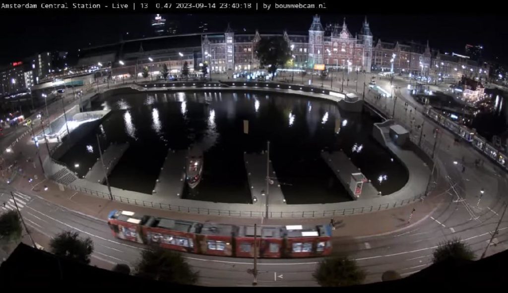 AMSTERDAM CENTRAAL VIEW WEBCAM in the netherlands
